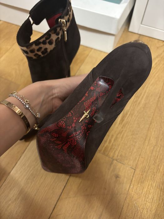 Cesare Paciotti боти