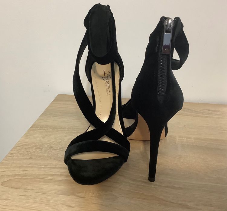 Pantofi dama toc cui, Vince Camuto, noi, nepurtati, negri, cu eticheta