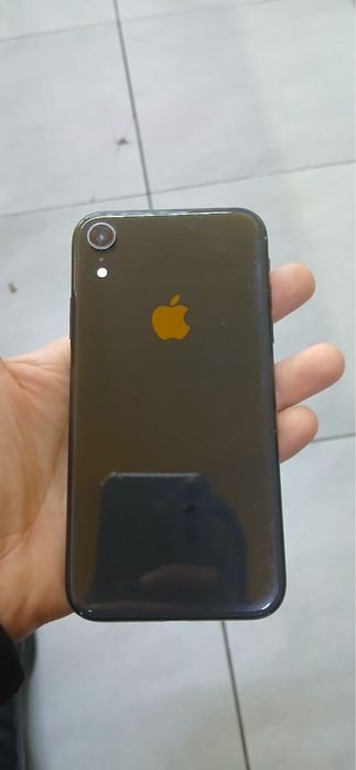 iPhone XR 64 gb 74 емкость