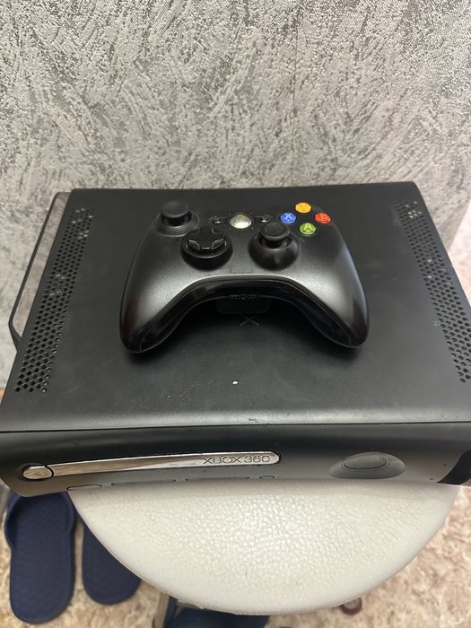 Xbox 360 Elite + 60 игр.