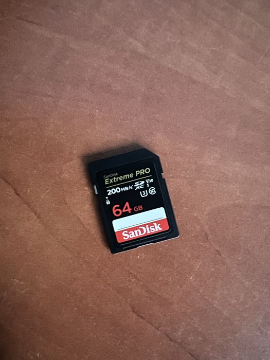 Nikon D7100 doar 15.000 de cadre