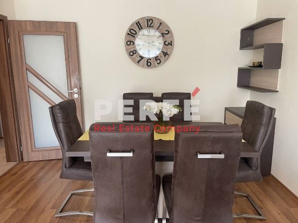 Продава се Тристаен апартамент в Бургас, Изгрев - 90 кв.м за 2428 €/кв.м - Снимка #4