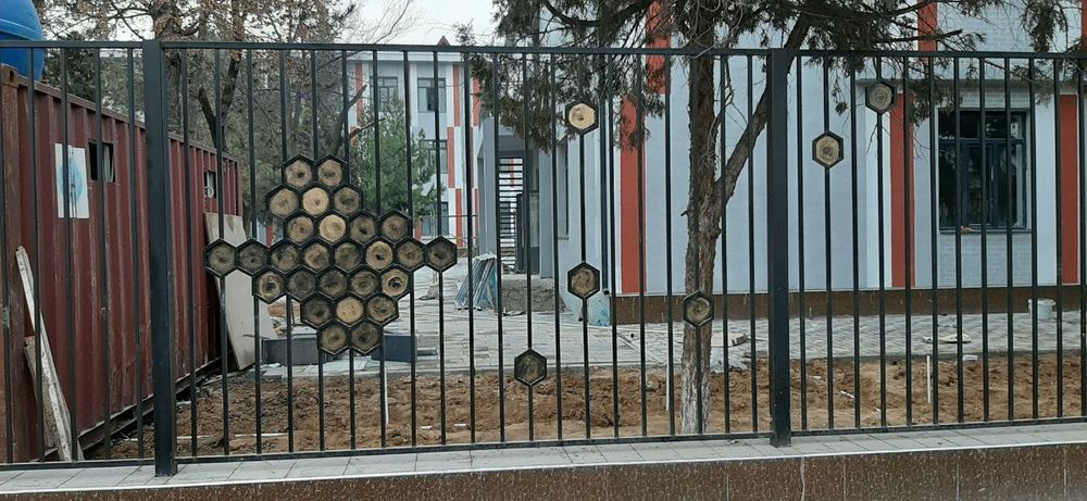 Высокие ограждения стадионы