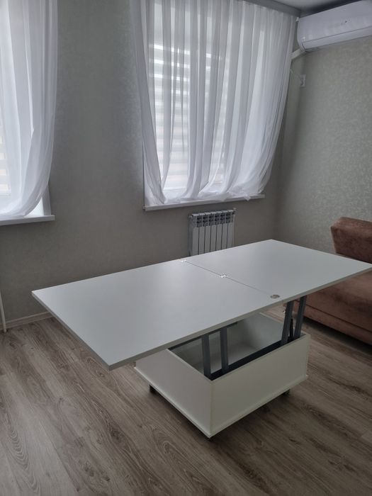 Стол раскладной на колесиках