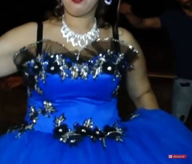 Синя      рокляяя