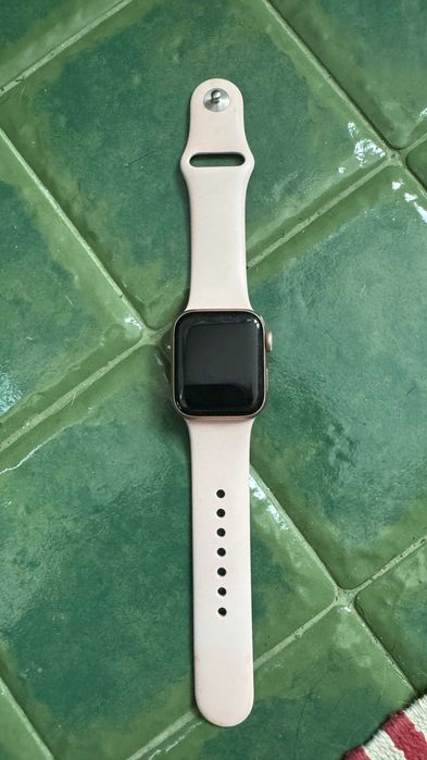 Vând Apple Watch Series 5 (2019) GPS, 40mm, Aluminium Gold