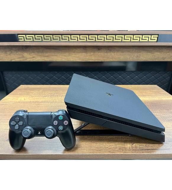 Playstation 4 slim