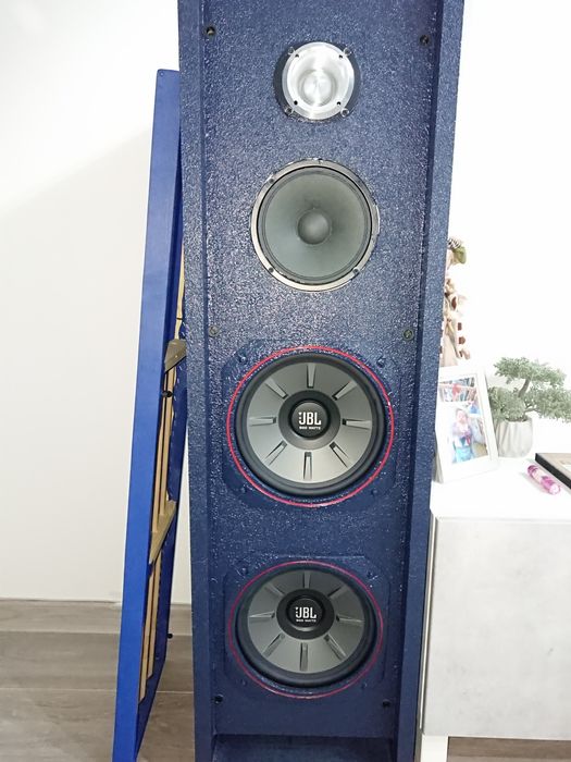 Boxe de podea JBL pasive