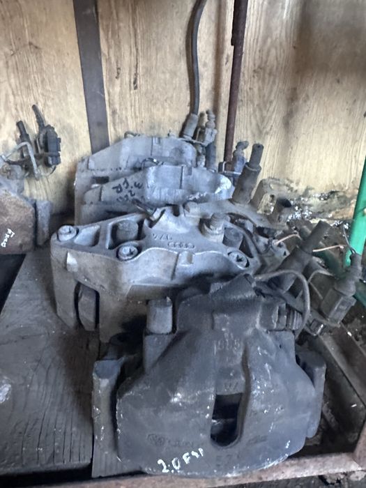 Предни спирачни апарати Audi A4 B6 B7 Seat Exeo