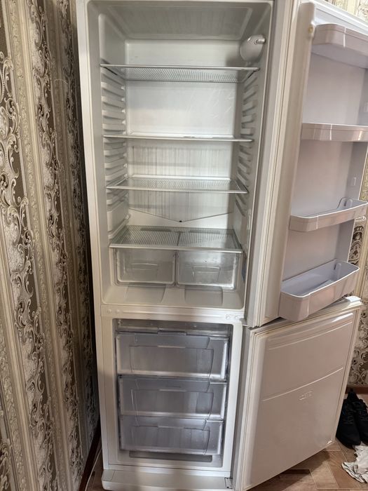 Холодильник Indesit