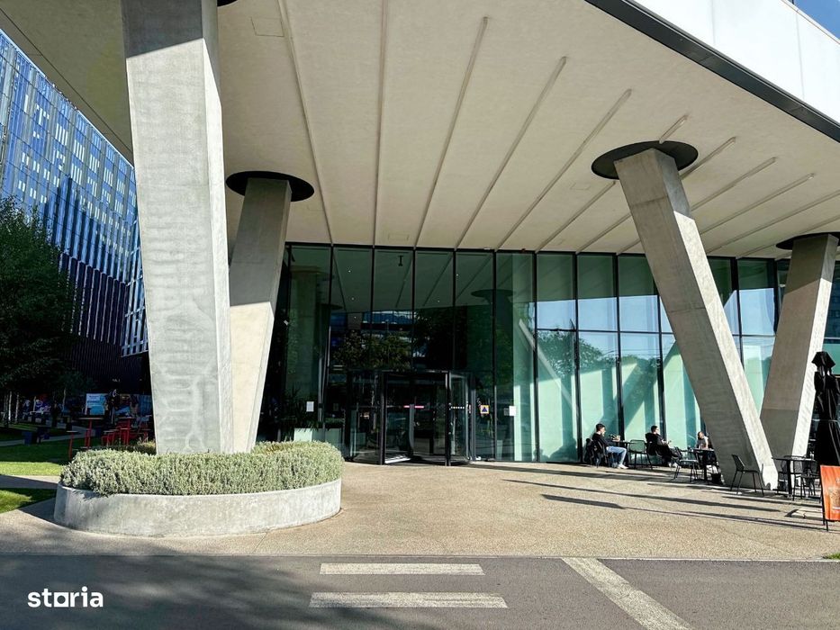 Rezervați un loc de lucru în Spaces Business Garden