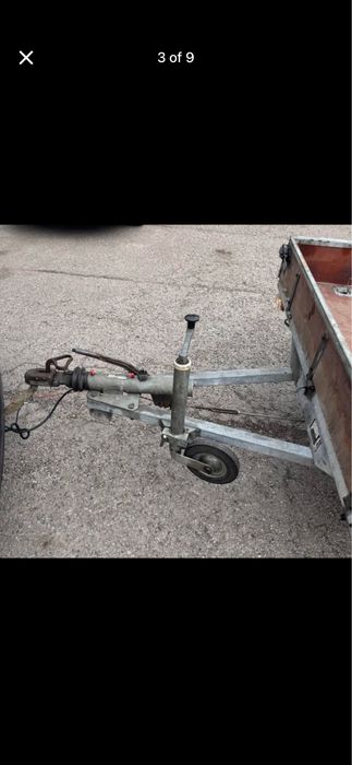 Remorcă cu sistem frânare, incarcatura 520 kg