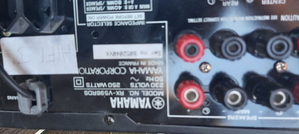 2 boxe dynacord 100w/200w dimensiuni 45 x 36 x 30 cm +statie statie Ya