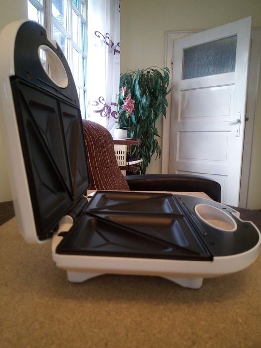 Aparat pentru Sandwichuri aro Sandwich Maker ST750