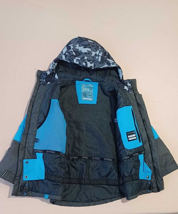 Яке RESERVED - 134 и яке Yannick - 176. Нова цена от 49 на 24 лв.