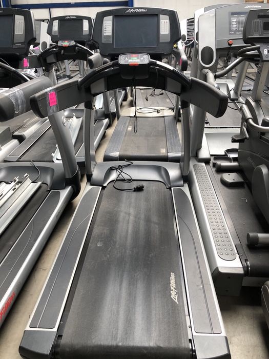 Depozit aparate fitness technogym