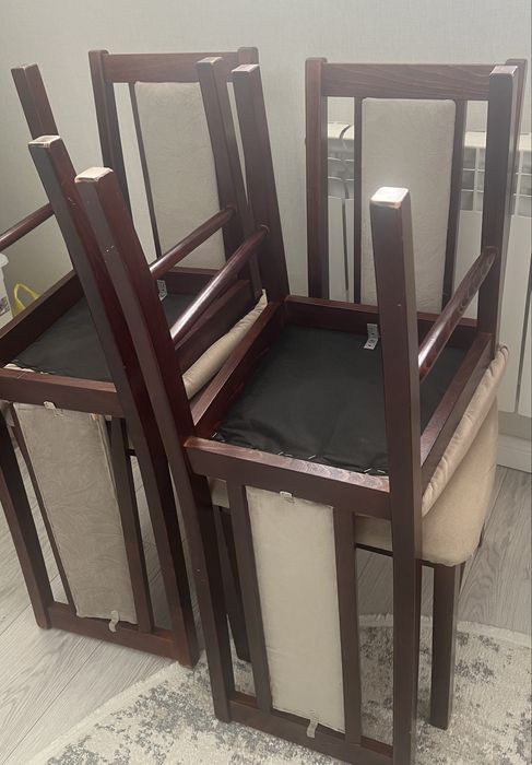 Продам стол обеденный