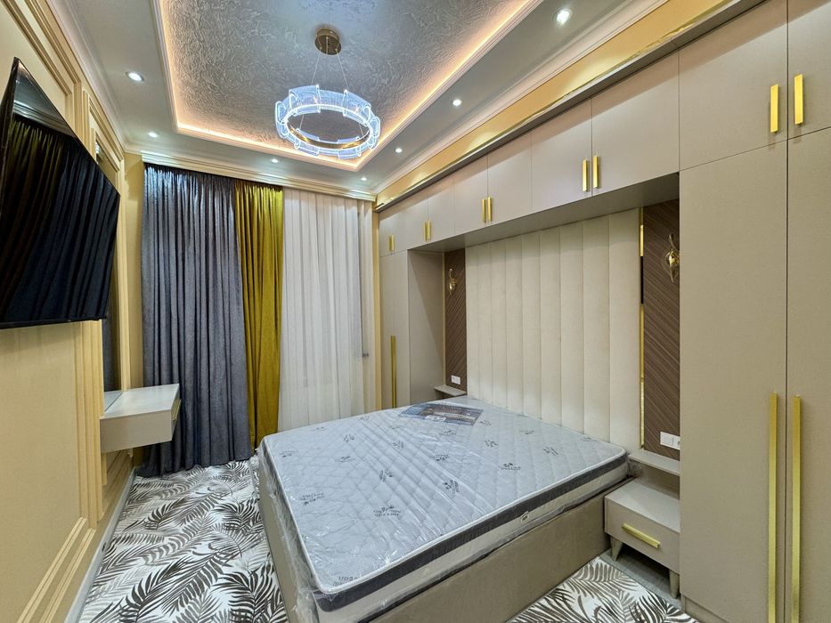 4х комнатная квартира, на 1 этаже. Рудакий.