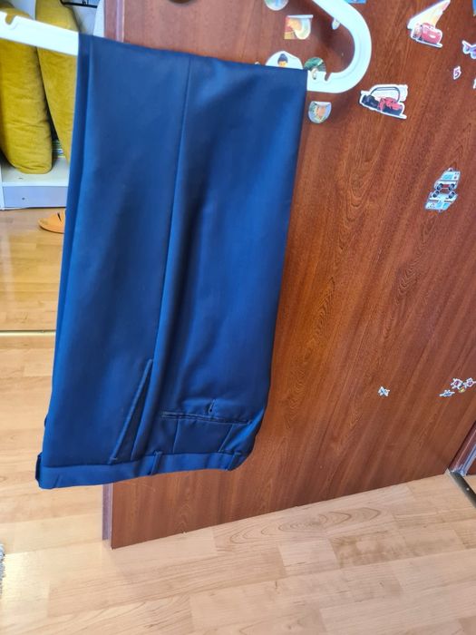 Costum bleumarin barbati