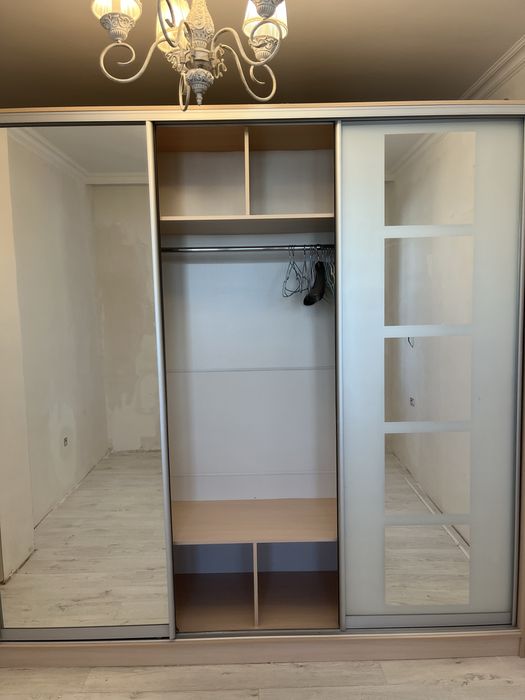 Продам плательный шкаф купе