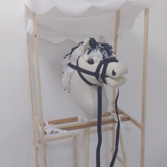 Лошадка на палке хоббихорс