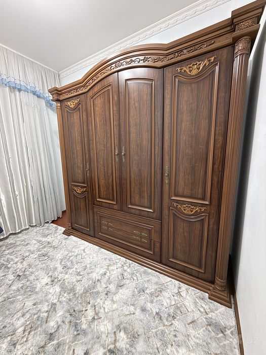 Mebel shkaf yaxshi xolatda