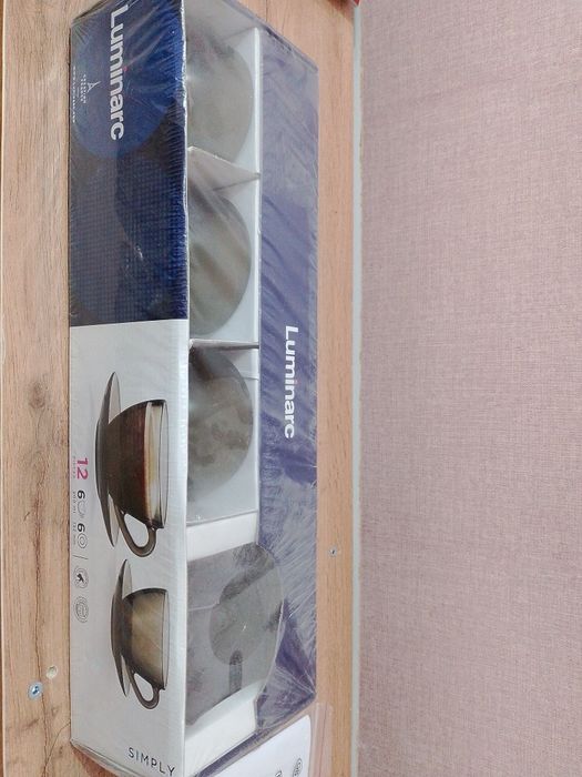 Посуда, одеяло, полотенца, постельное