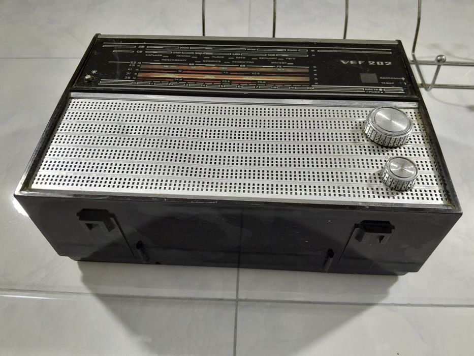 SSSR VEF-202 radio qabul qilgich (original, retro) Kolleksioner