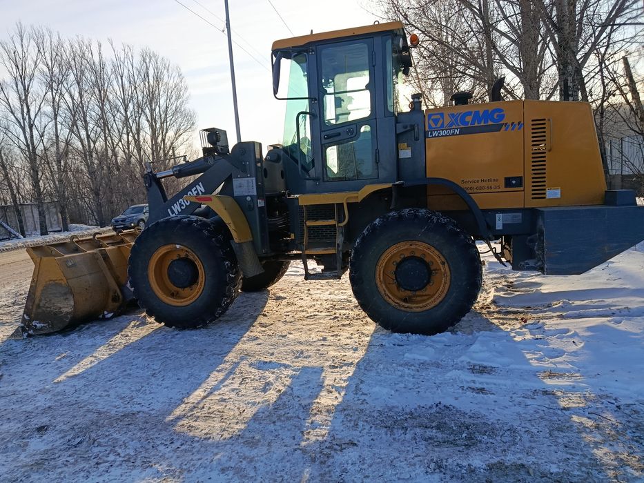 Продам погрузчик LW300