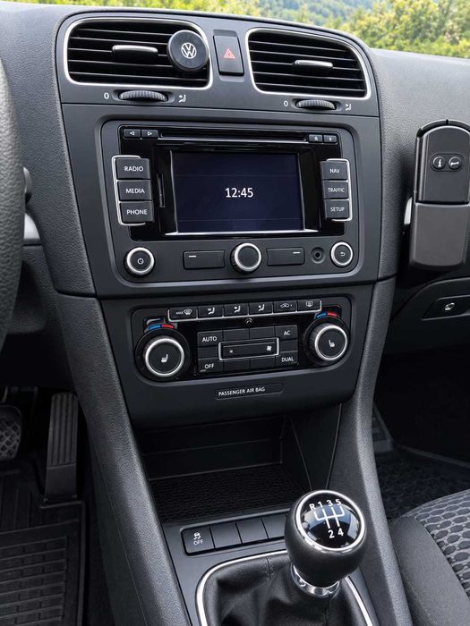 VOLKSWAGEN Golf 2011 — imagine 4