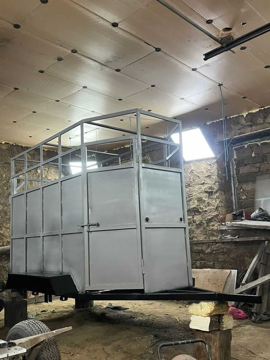 Прицеп коневозка