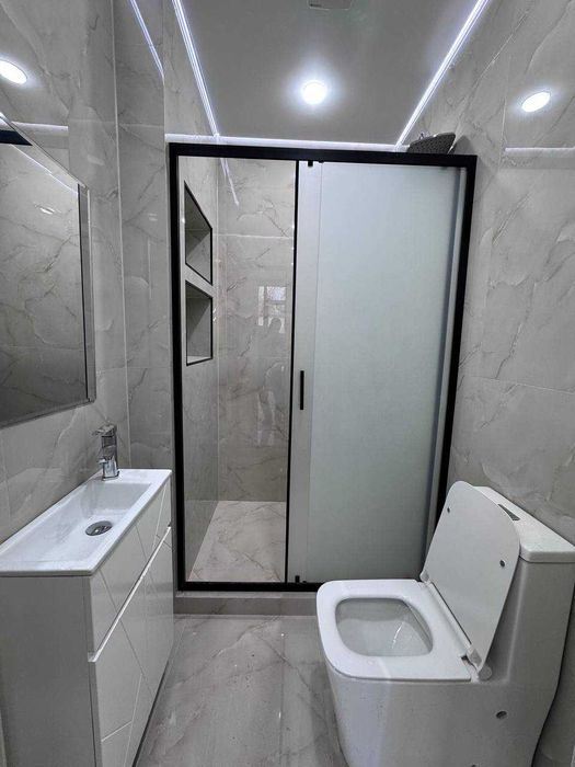 Новый коттедж возле Батанического сада 2,26 сотки 3 уровня 315 кв.м.