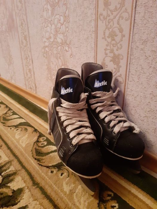 Коньки хоккейные