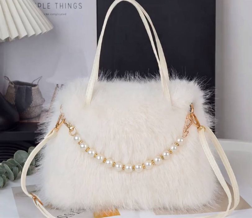 Милые меховые сумки