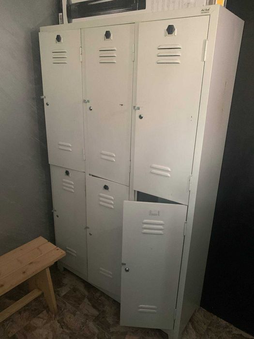 Метални шкафчета за съблекални