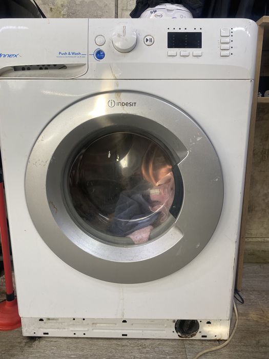 Стральные машина Innex Indesit