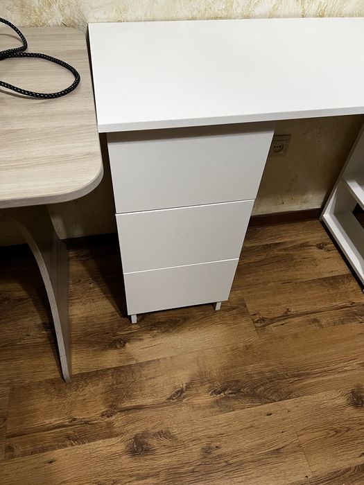 Продаю два стола в идеальном состоянии!