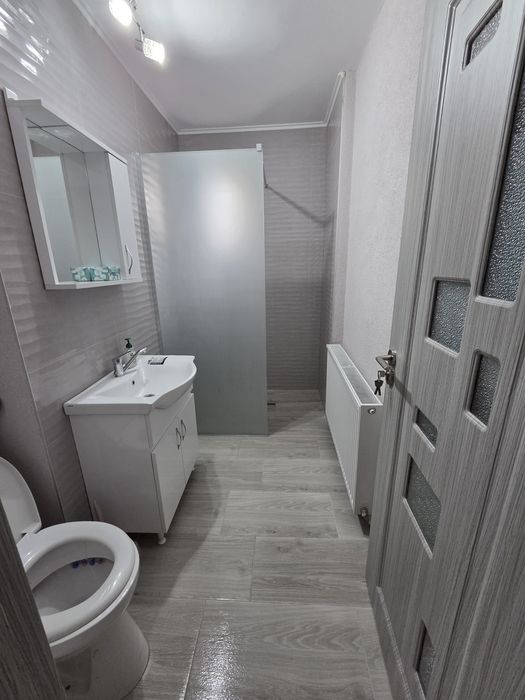 Vând apartament 2 camere 47 mp 
3,40 boxa