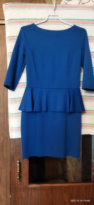 Продам женские платья