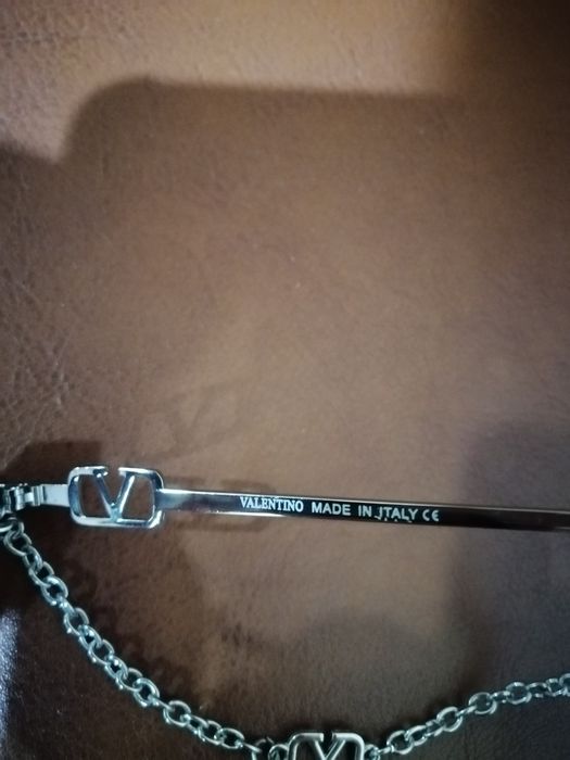 Продам очки от Valentino