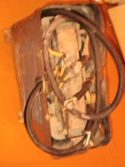 Двигателя 3; 3,6 квт , вибратор строительный с трансформатором.