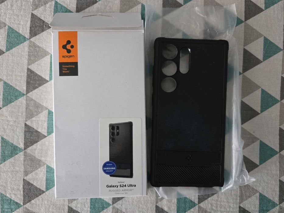 Vând huse Samsung Galaxy S24 Ultra
