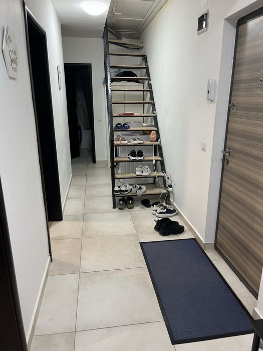 Vand apartament 3 camere+mansarda in Bragadiru