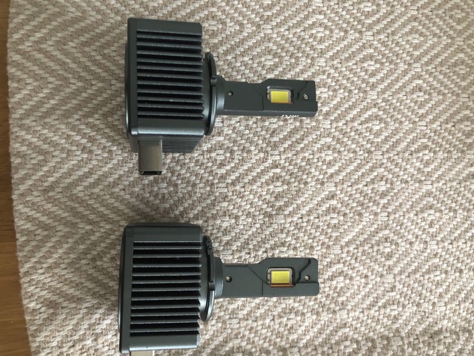 Set de 2 becuri auto conversie hild-led