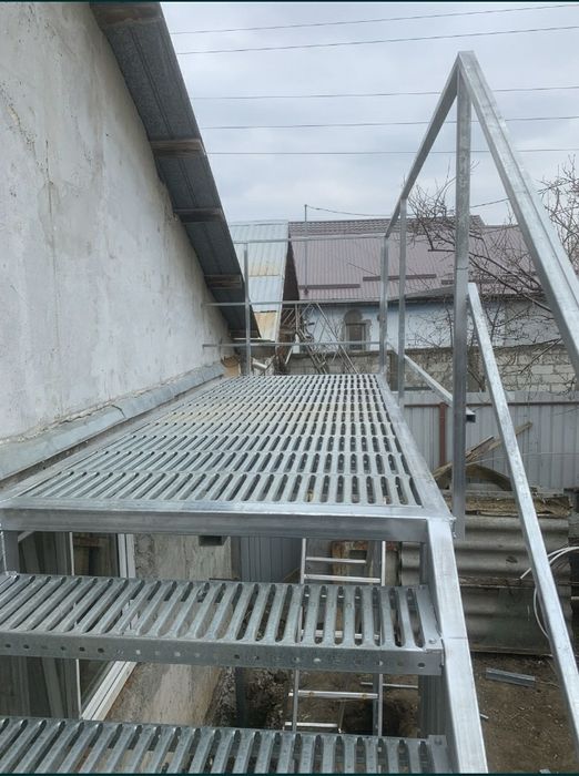 scarii metalice zincate exterioare și pentru incendii , platforme, pod