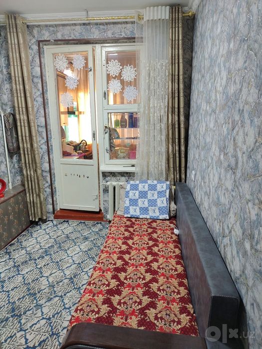 Navoiy shahrida arzon narhda uymiz sotiladi 1 xona
