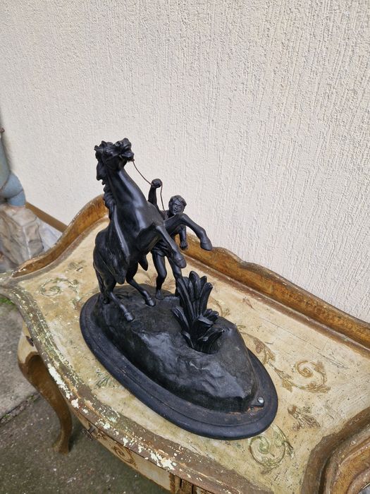 Прекрасна антикварна френска фигура статуетка скулптура