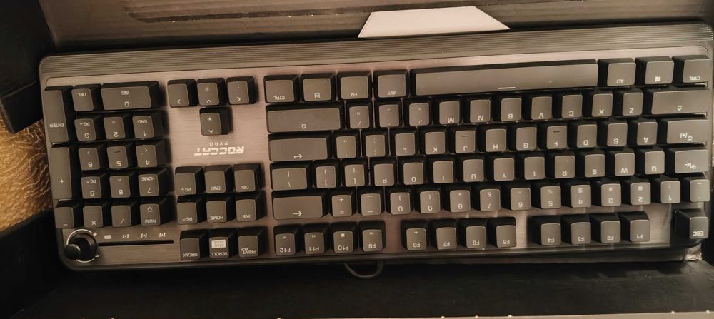 Tastatura Gaming Roccat Pyro AIMO RGB Mecanica