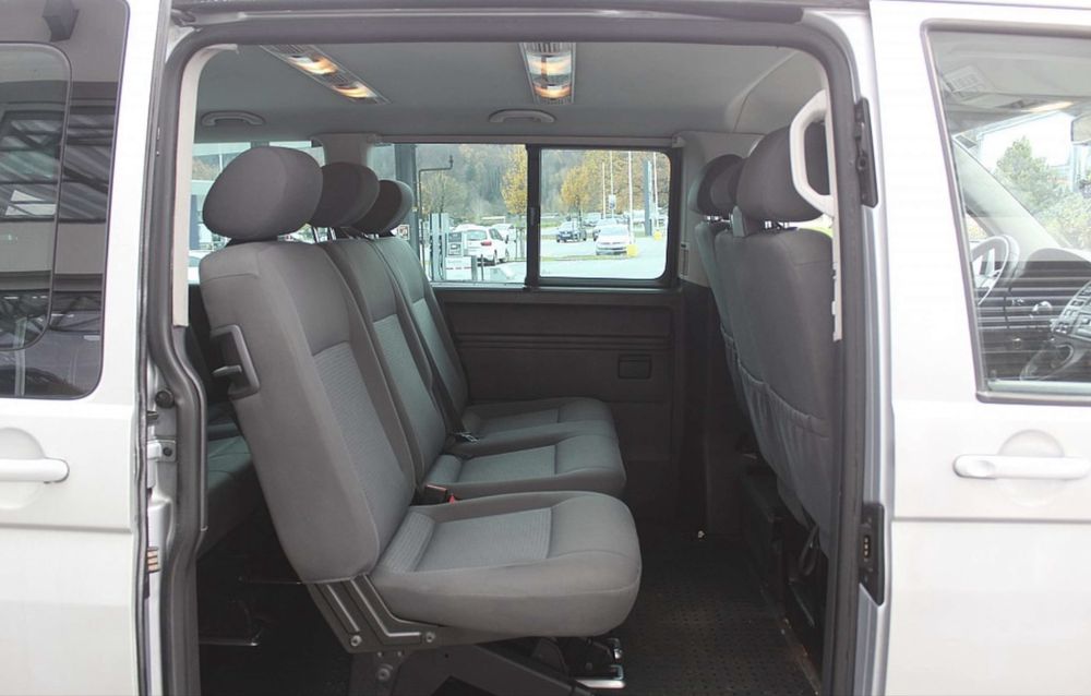 Inchirieri microbuze 8+1/Transport intern/international de persoane