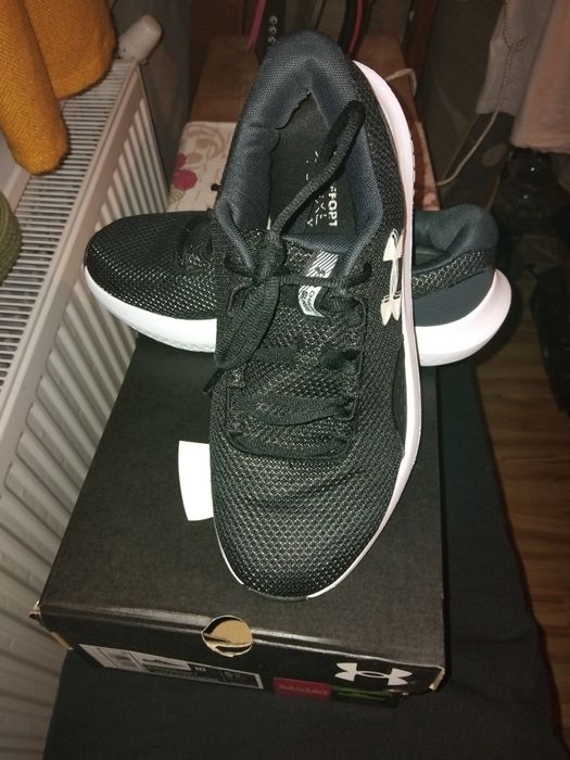Дамски оргинални маратонки Under Armour 42